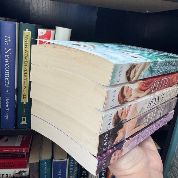 The Selection Series Books #1-5 Kiera Cass Fantasy Princess Series New Crown - Picture 5 of 10